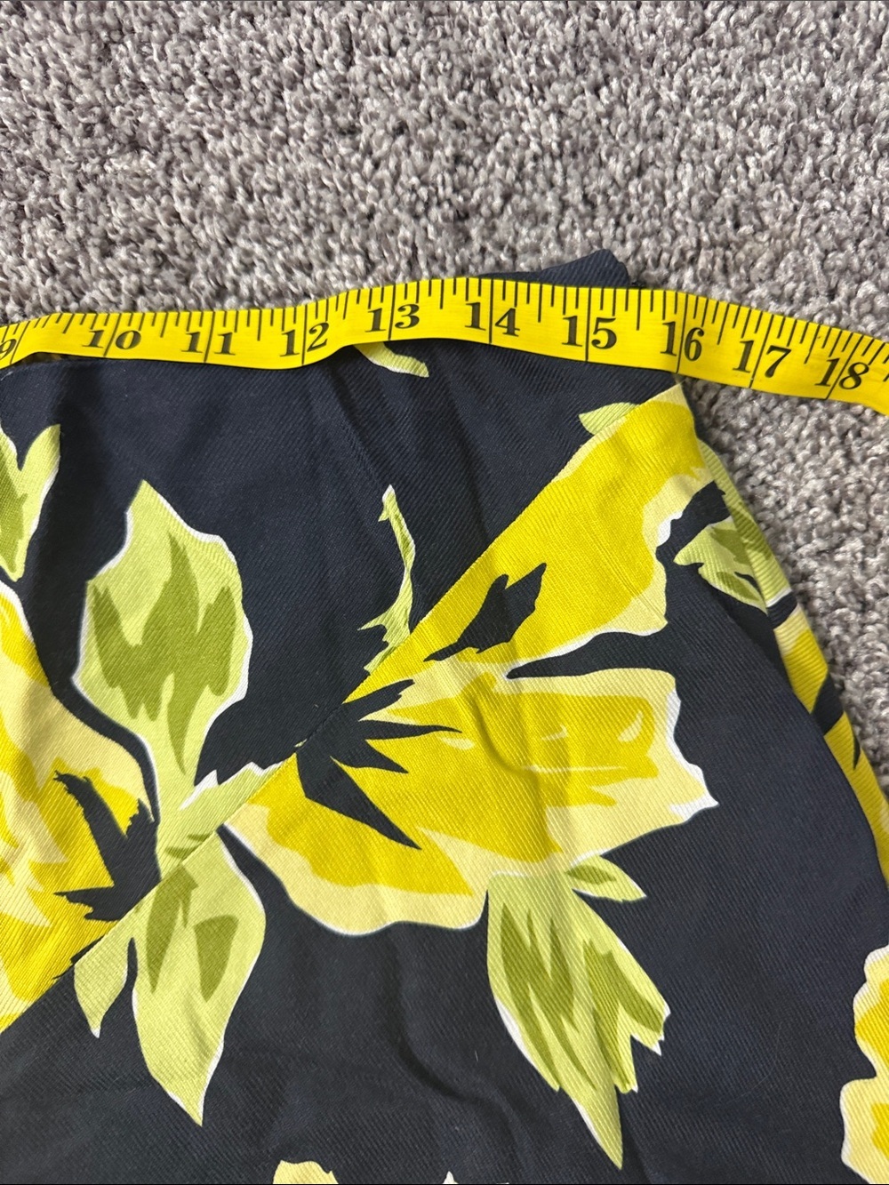 Vintage Caché size 8 Black & Yellow Floral A-Line Women's Skirt - Picture 5 of 6